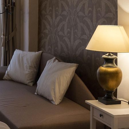 Hotel U Suteru Прага Экстерьер фото