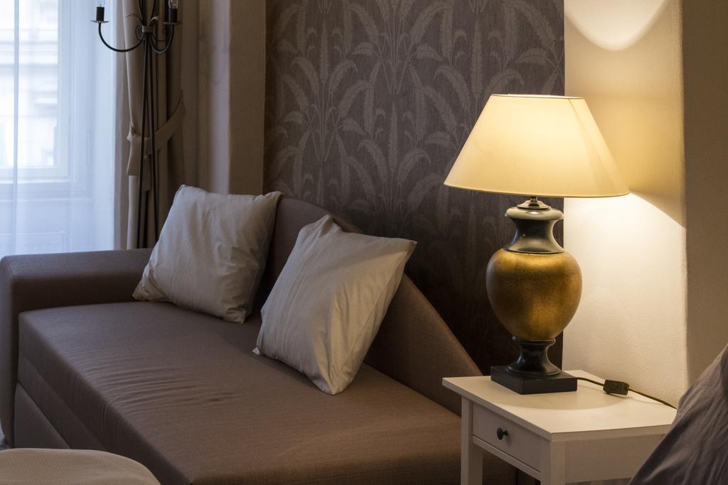 Hotel U Suteru Прага Экстерьер фото
