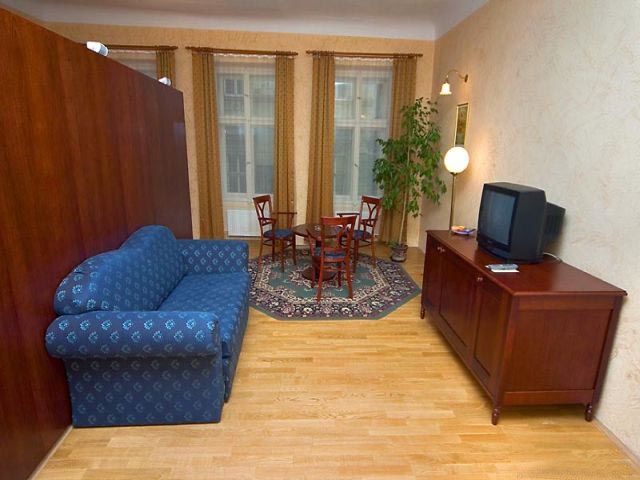 Hotel U Suteru Прага Экстерьер фото