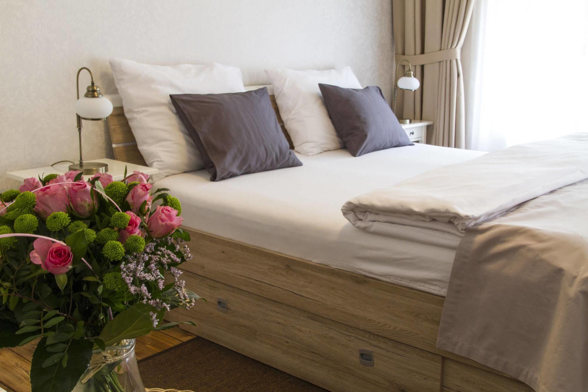 Hotel U Suteru Прага Экстерьер фото