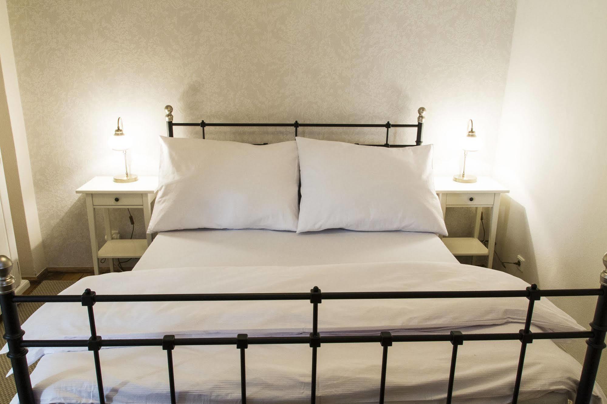 Hotel U Suteru Прага Экстерьер фото